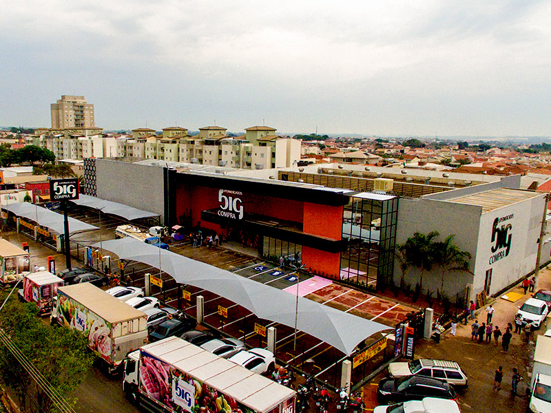 Big Compra com novo padrão visual na loja de Franca